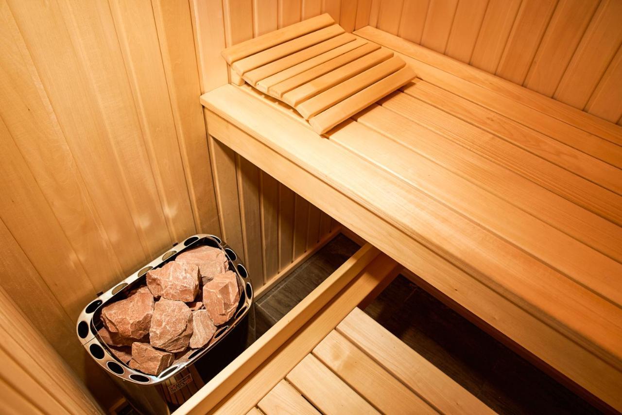 Sauna, Big Jacuzzi , Khreshchatyk Apartments Kiev Ngoại thất bức ảnh