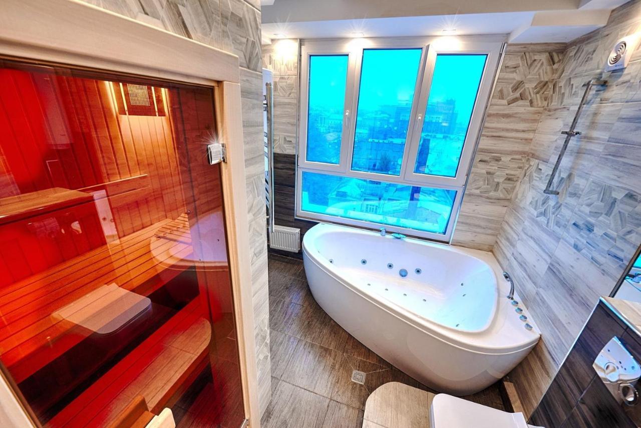 Sauna, Big Jacuzzi , Khreshchatyk Apartments Kiev Ngoại thất bức ảnh