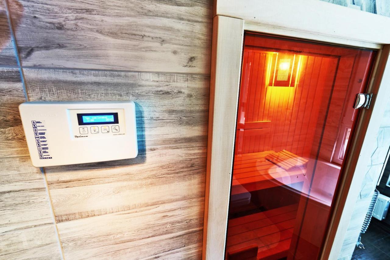 Sauna, Big Jacuzzi , Khreshchatyk Apartments Kiev Ngoại thất bức ảnh