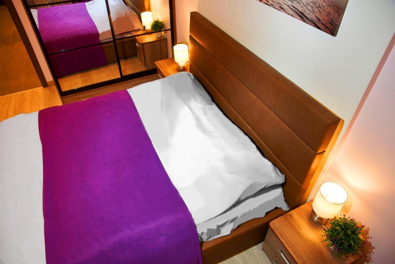 Sauna, Big Jacuzzi , Khreshchatyk Apartments Kiev Ngoại thất bức ảnh