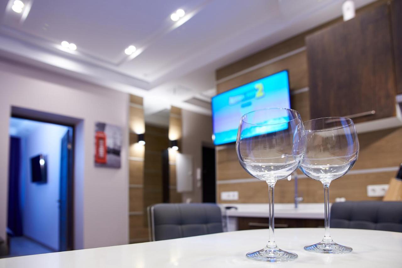 Sauna, Big Jacuzzi , Khreshchatyk Apartments Kiev Ngoại thất bức ảnh